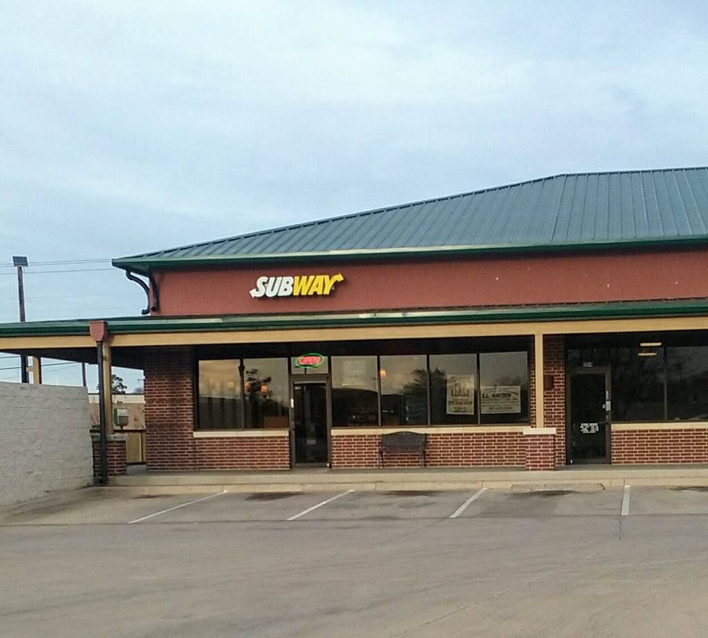 Subway Restaurants | restaurant | 201 W. Kennedale Pkwy Bldg. 5, Town Center, Suite 500, Kennedale, TX 76060, USA | 8175612992 OR +1 817-561-2992