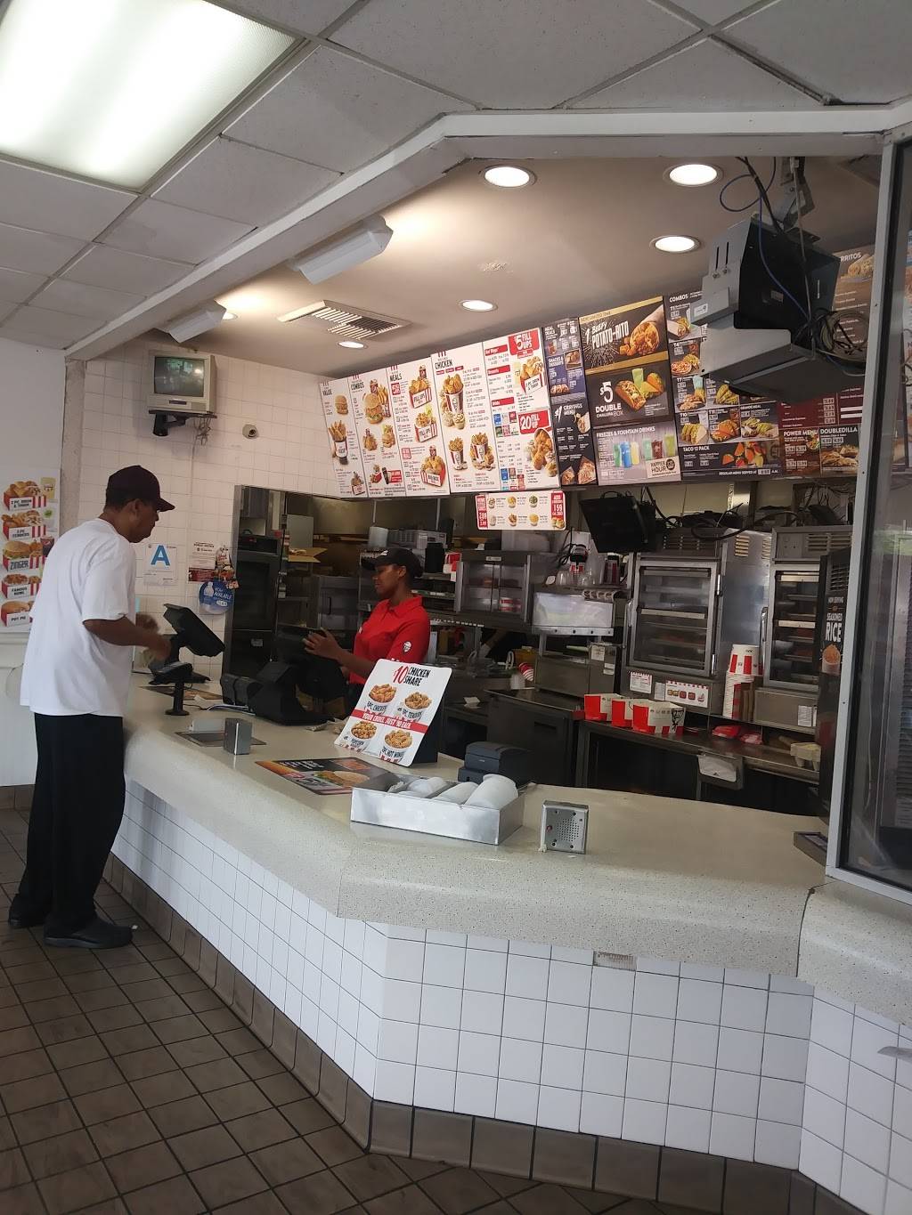 KFC | restaurant | 2941 W Imperial Hwy, Inglewood, CA 90303, USA | 3237792712 OR +1 323-779-2712