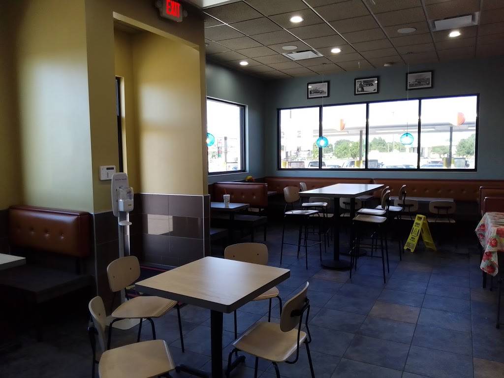 Sonic Drive-In | restaurant | 3 Des Moines, West Avenue, South Hutchinson, KS 67505, USA | 6206622711 OR +1 620-662-2711