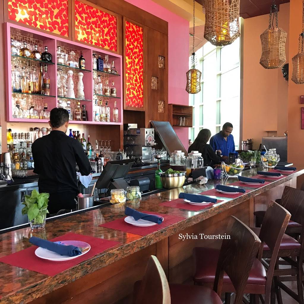 Rosa Mexicano | restaurant | 153 Waterfront St, Oxon Hill, MD 20745, USA | 3015671005 OR +1 301-567-1005