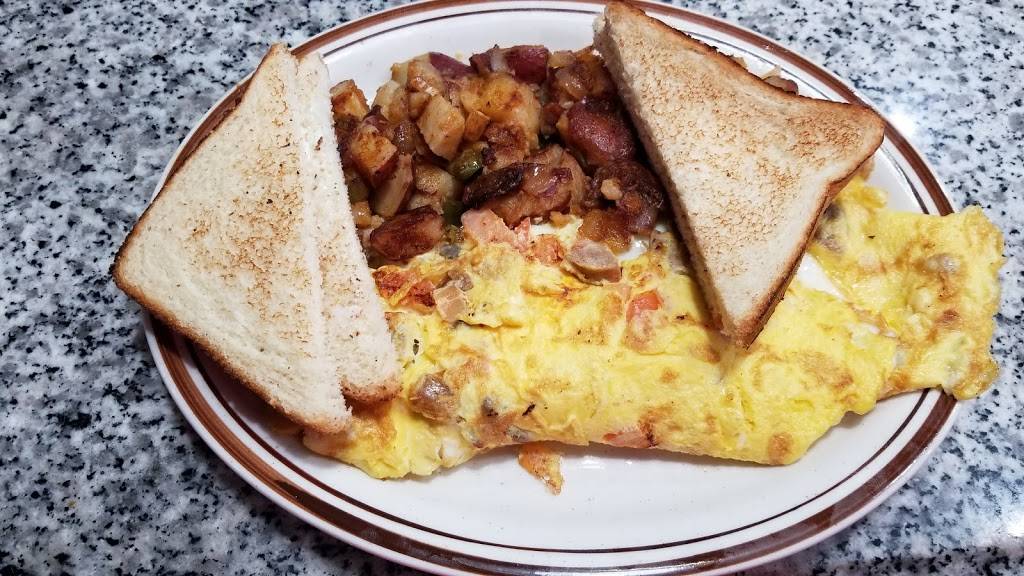 Gold Roc Diner | restaurant | 61 Kane St, Hartford, CT 06119, USA | 8602369366 OR +1 860-236-9366