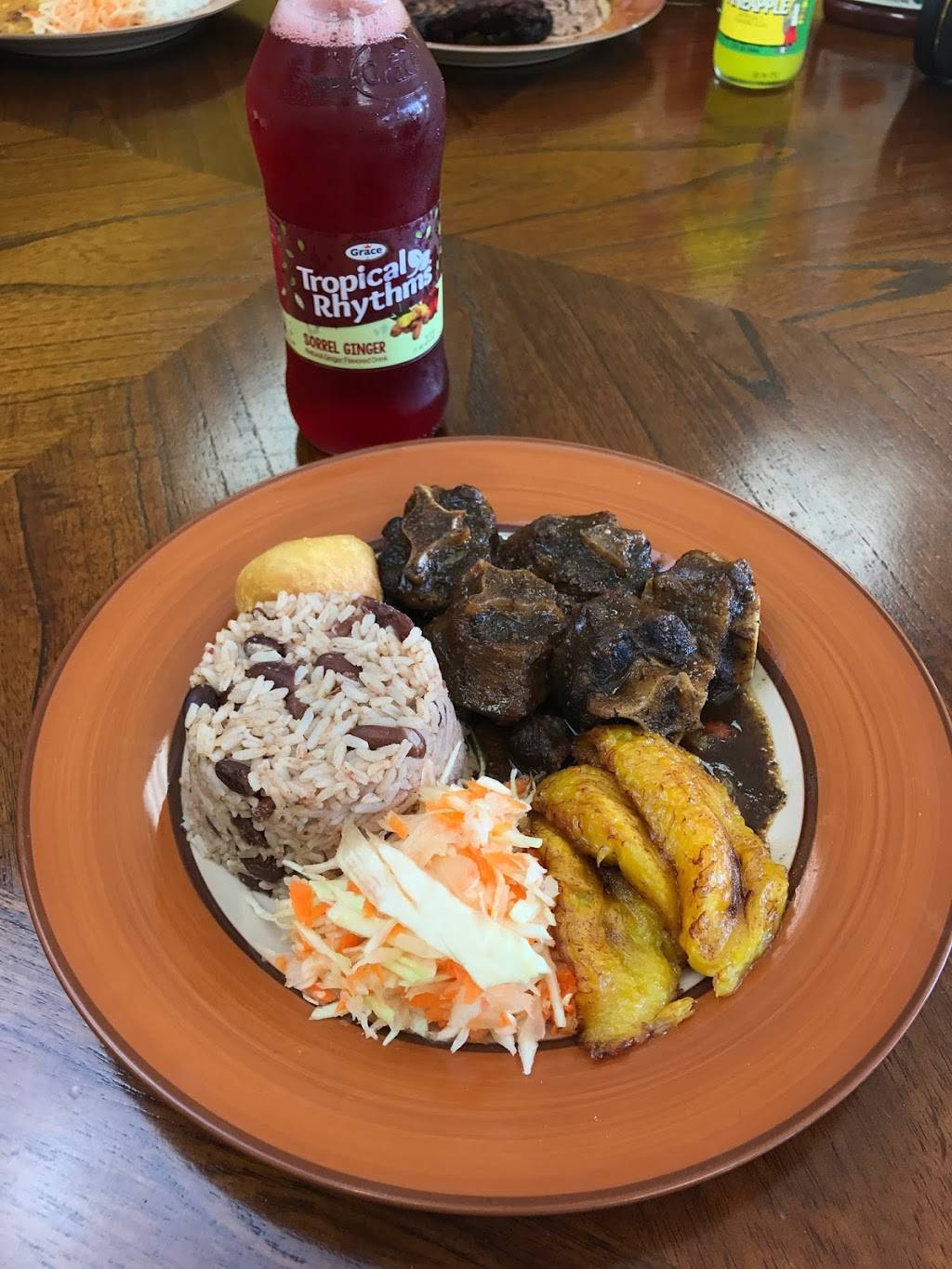 Mamas Jamaican Authentic Cuisine | restaurant | 6218 W Colonial Dr #208, Orlando, FL 32808, USA | 4078261537 OR +1 407-826-1537