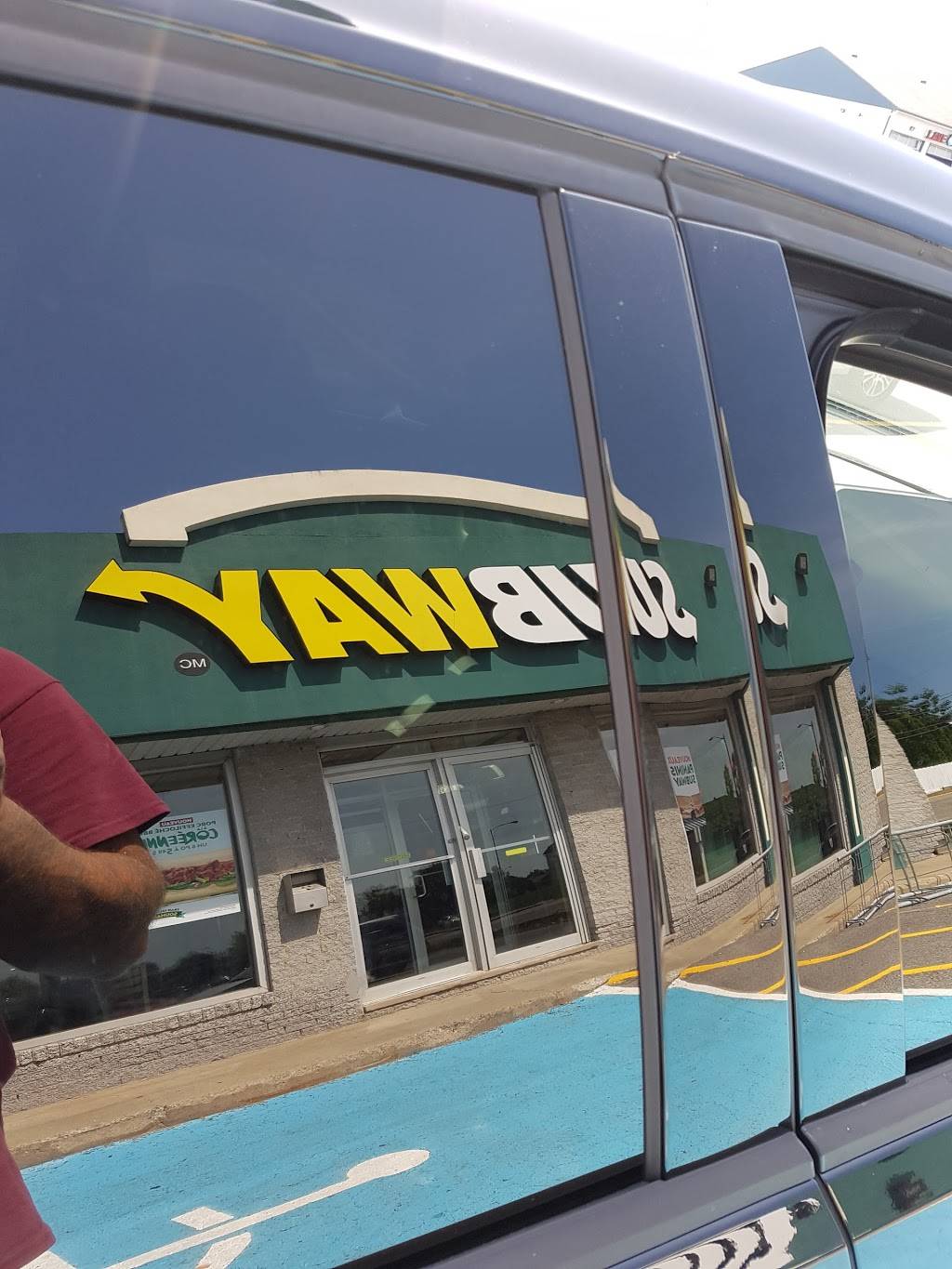 Subway | restaurant | 1035 Avenue Larue, Québec, QC G1C 1J5, Canada | 4186607177 OR +1 418-660-7177