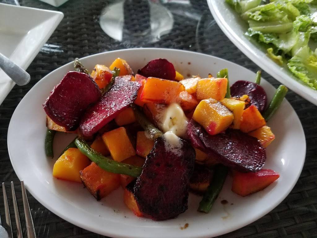 Tav-Vino Restaurant | restaurant | 267 Water St, Warren, RI 02885, USA | 4012450231 OR +1 401-245-0231