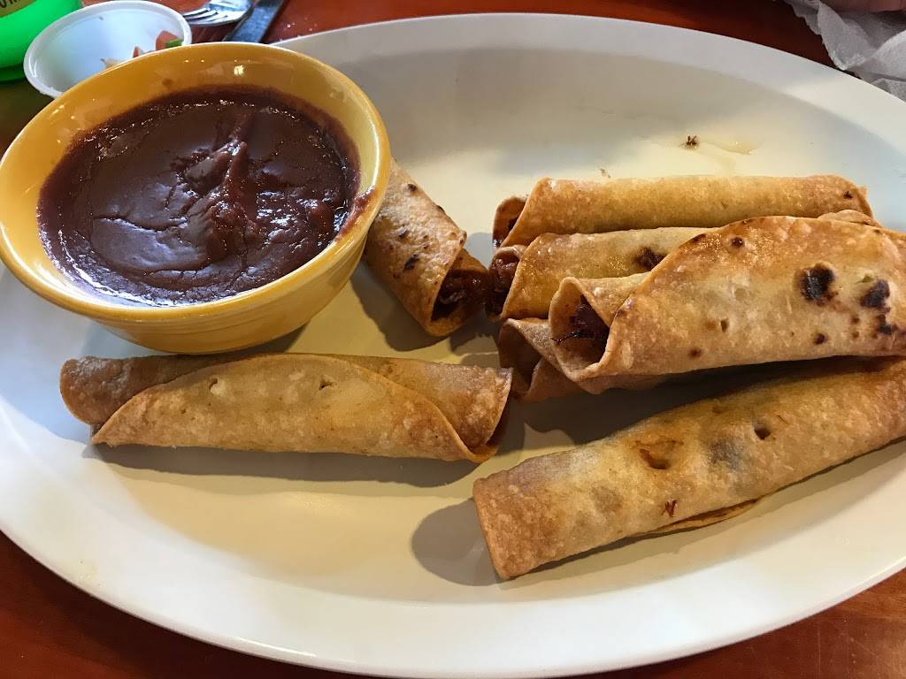 La Salvadoreña Restaurant | restaurant | 3285 Nicholson Dr, Baton Rouge, LA 70802, USA | 2252270141 OR +1 225-227-0141