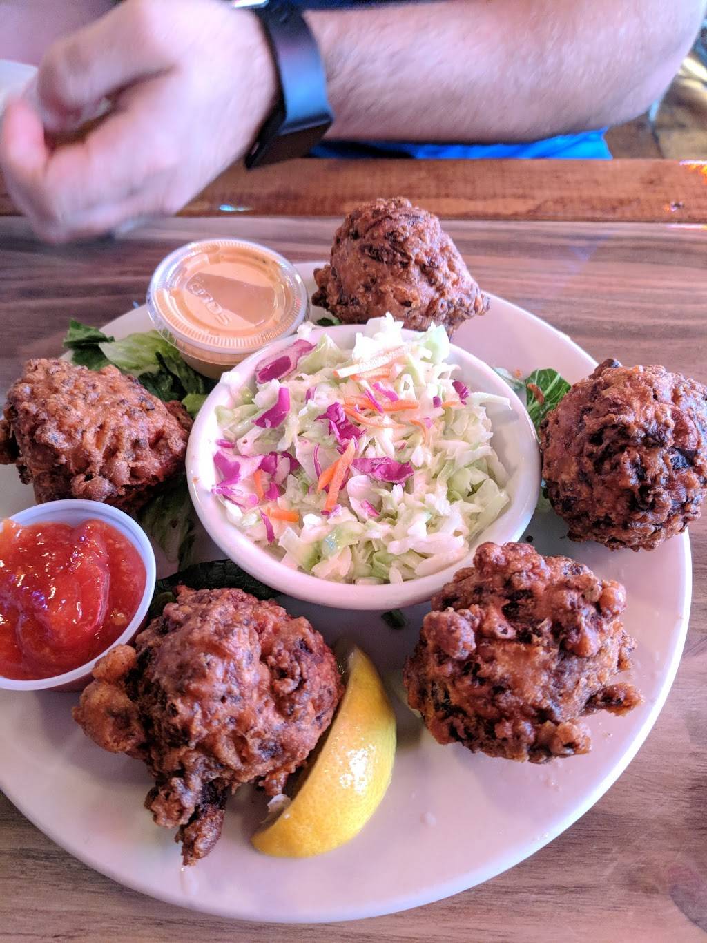 Hurricane Alley | restaurant | 529 E Ocean Ave, Boynton Beach, FL 33435, USA | 5613644008 OR +1 561-364-4008