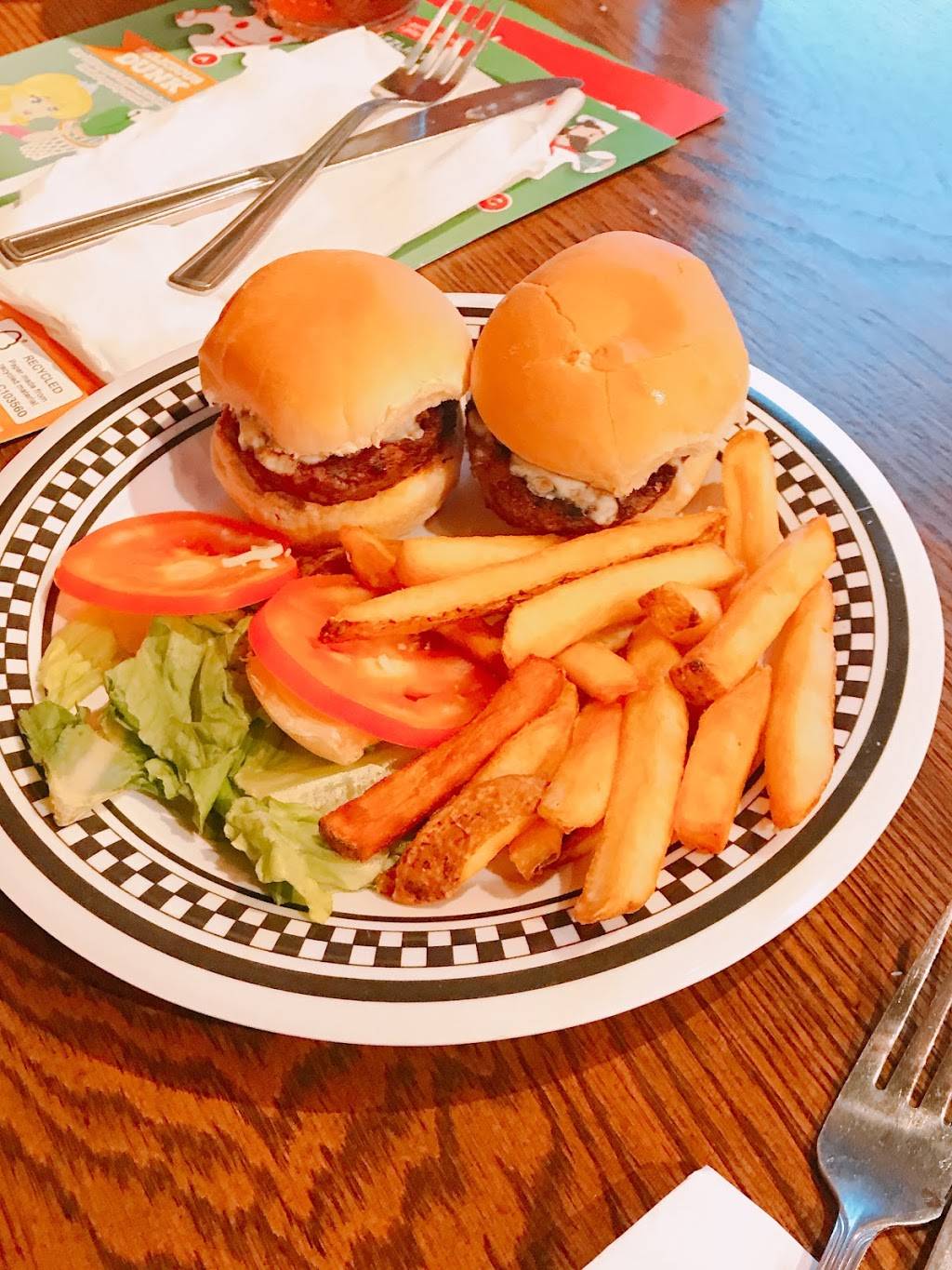 East Side Marios Cornwall | restaurant | 1106 Brookdale Ave, Cornwall, ON K6J 4P4, Canada | 6139373278 OR +1 613-937-3278