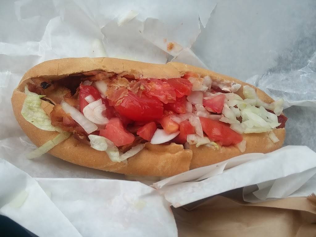 Victorias Sub Shop | meal takeaway | 345 Rockland St, Hingham, MA 02043, USA | 7817499684 OR +1 781-749-9684