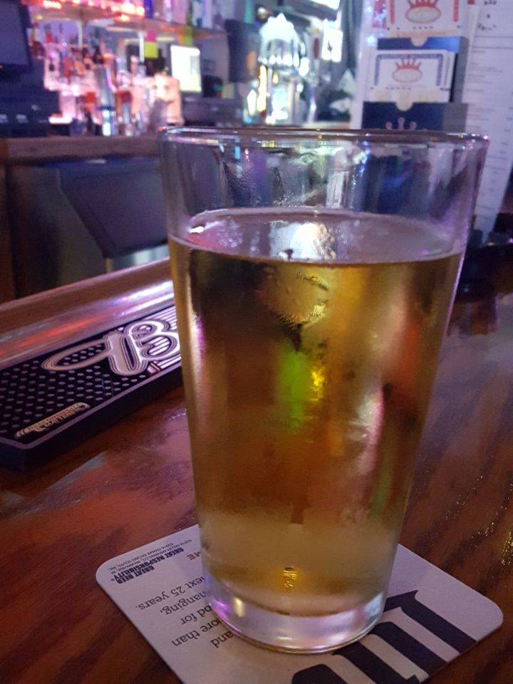 Schmolls 8 Ball | restaurant | 4545 Gravois Rd, High Ridge, MO 63049, USA | 6363768118 OR +1 636-376-8118