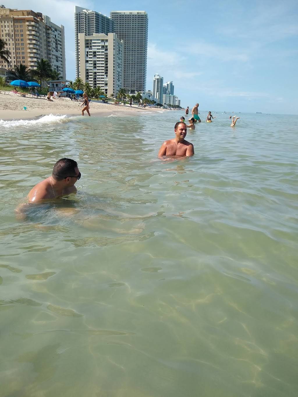 Hemispheres Oceanside Snackbar | restaurant | 1960 S Ocean Dr, Hallandale Beach, FL 33009, USA | 9544541111 OR +1 954-454-1111