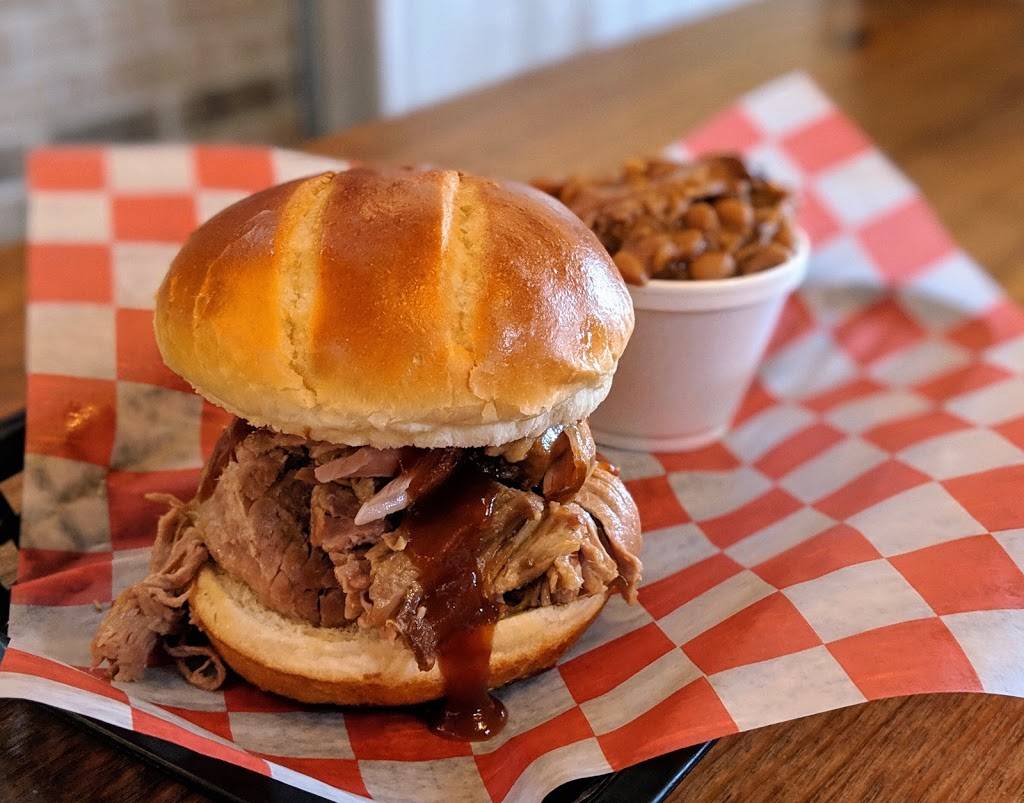 Porkies Pig Roast & Catering Fanatics | restaurant | 2245 S Eastwood Dr, Woodstock, IL 60098, USA | 8153376465 OR +1 815-337-6465