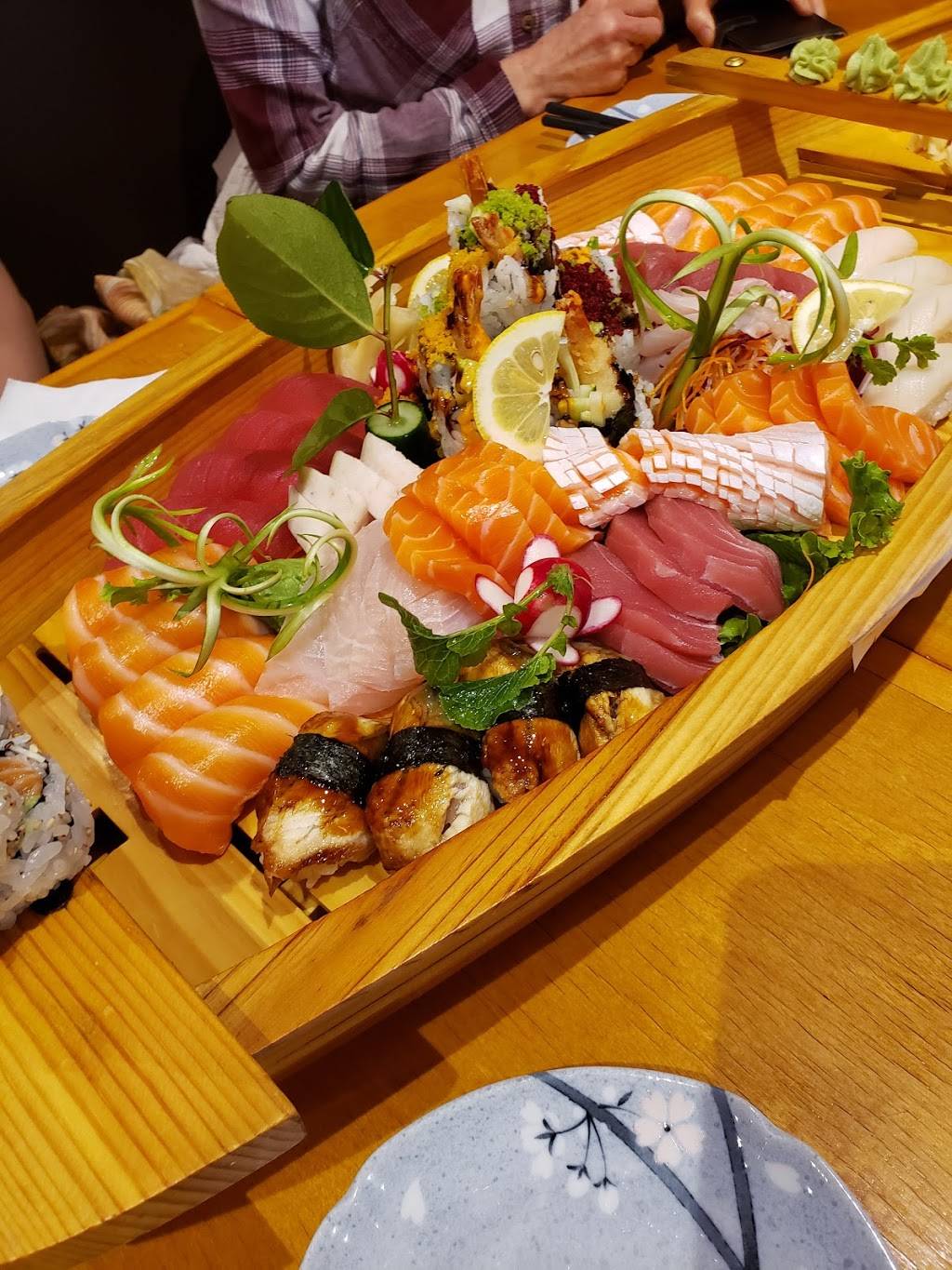 Ikkoi Japanese Family Cuisine | restaurant | 5084 Dundas St W, Etobicoke, ON M9A 1C2, Canada | 4162332727 OR +1 416-233-2727