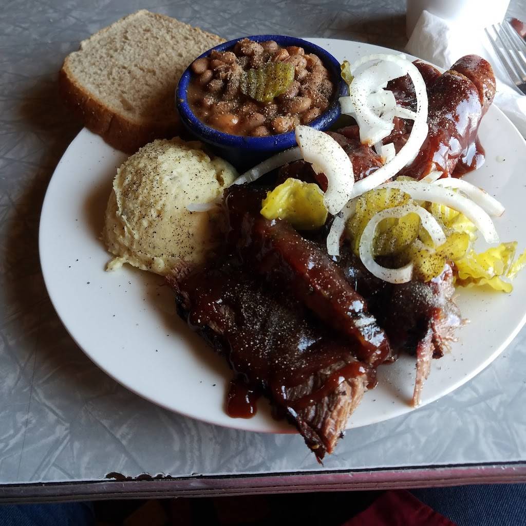 Sista Whites Cafe | restaurant | 503 S Gulf Blvd, Freeport, TX 77541, USA | 9792331313 OR +1 979-233-1313