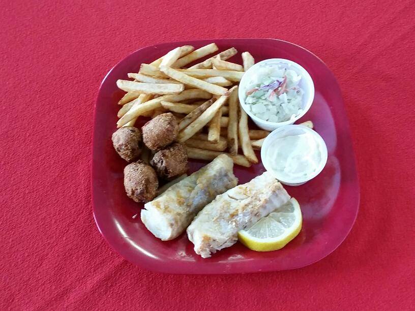 wingz n thingz | restaurant | 170 McCrae Rd, Fall River, WI 53932, USA | 9204846110 OR +1 920-484-6110