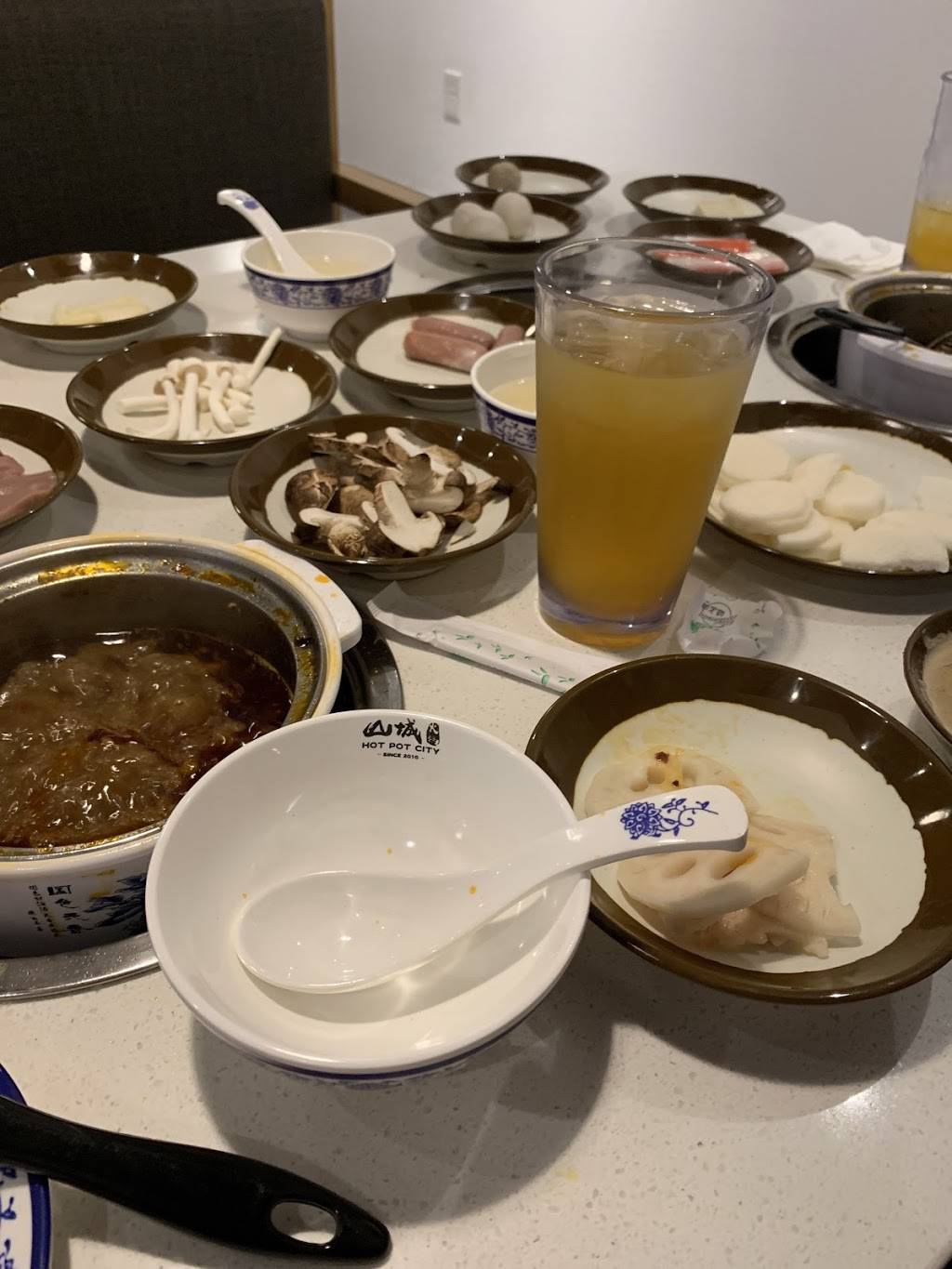 Hot Pot City山城火锅 | restaurant | United States, Maryland, Rockville, E Montgomery Ave, Ste D邮政编码: 20850 | 3019787671 OR +1 301-978-7671