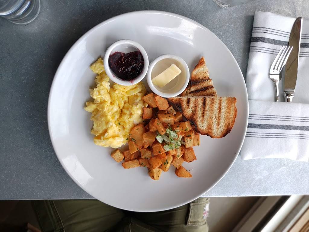 Chives Door County | restaurant | 8041 WI-57, Baileys Harbor, WI 54202, USA | 9208392000 OR +1 920-839-2000