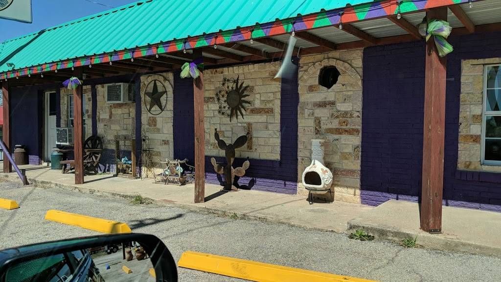 Del Rio | restaurant | 298 Flynt St, Nocona, TX 76255, USA | 9408253044 OR +1 940-825-3044