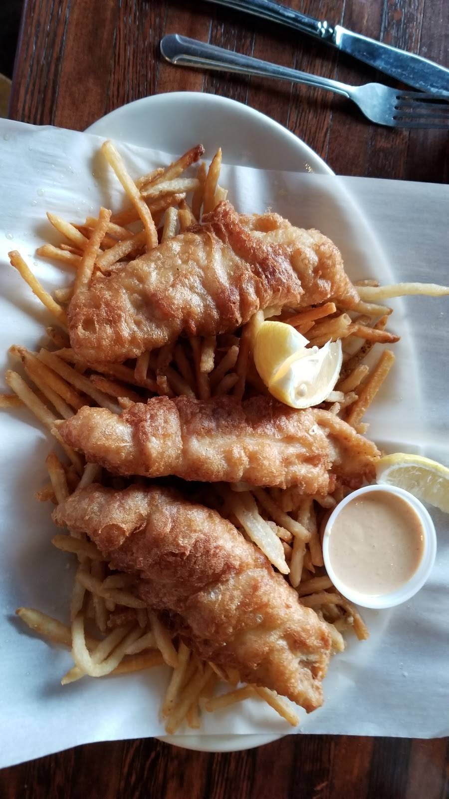 Flying Pig Pub & Kitchen Vista | restaurant | 230 S Santa Fe Ave, Vista, CA 92084, USA | 7606304311 OR +1 760-630-4311