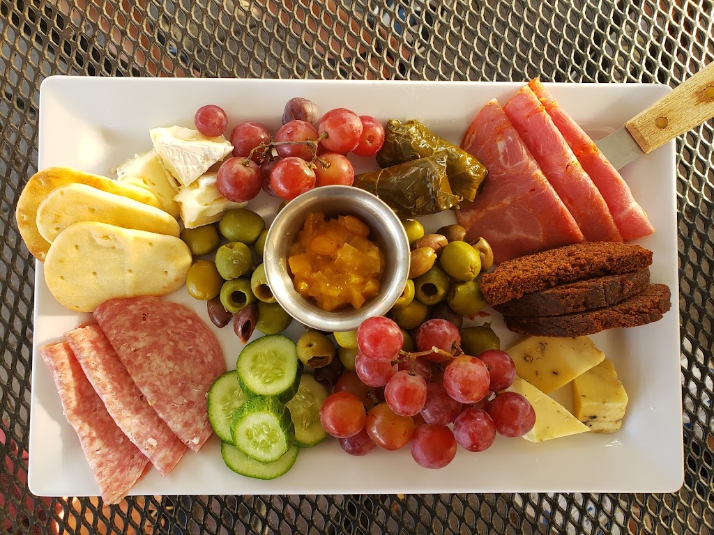 Vin Du Lac Winery | restaurant | 105 WA-150, Chelan, WA 98816, USA | 5096822882 OR +1 509-682-2882