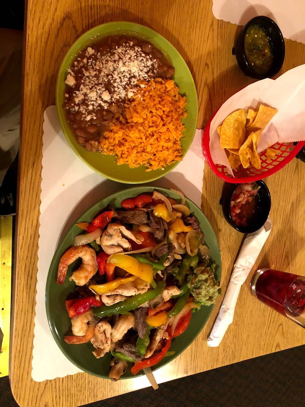 Mi Chelas Mexican Restaurant | restaurant | 9475 Main St, Upper Lake, CA 95485, USA | 7072754065 OR +1 707-275-4065