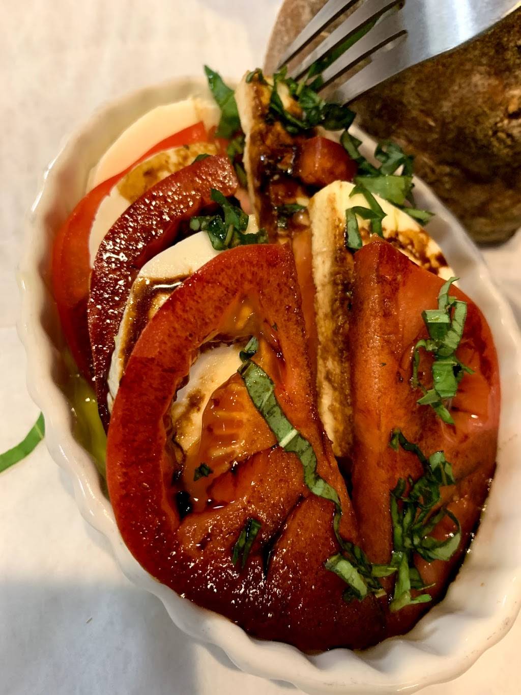 Lupis Pizza Pies | restaurant | 406 Broad St A, Chattanooga, TN 37402, USA | 4232665874 OR +1 423-266-5874