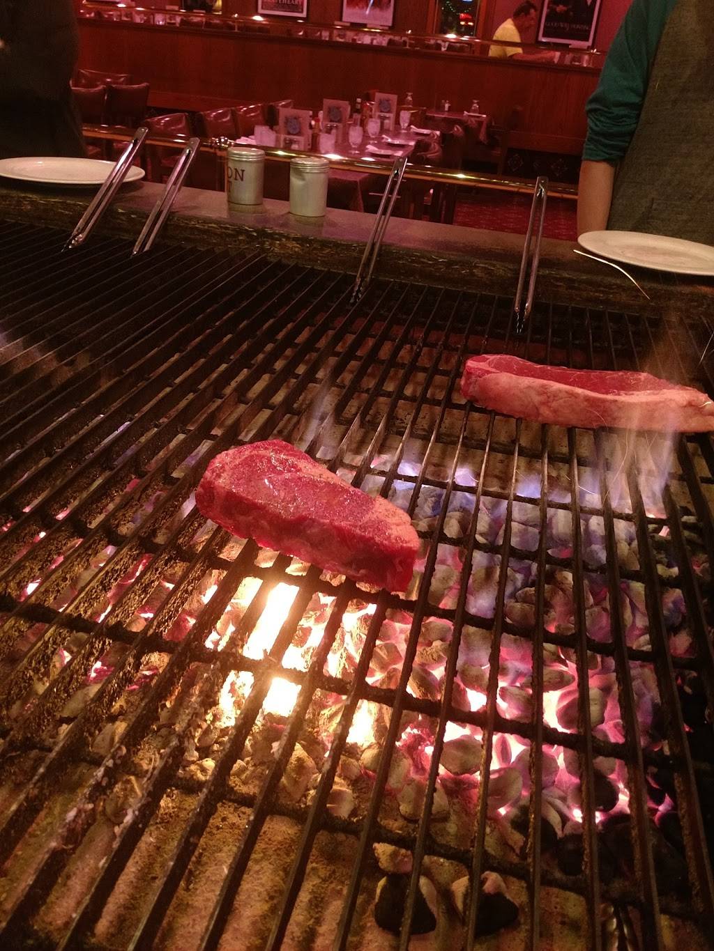 Prime Quarter Steak House | restaurant | 1900 Humes Rd, Janesville, WI 53545, USA | 6087521881 OR +1 608-752-1881