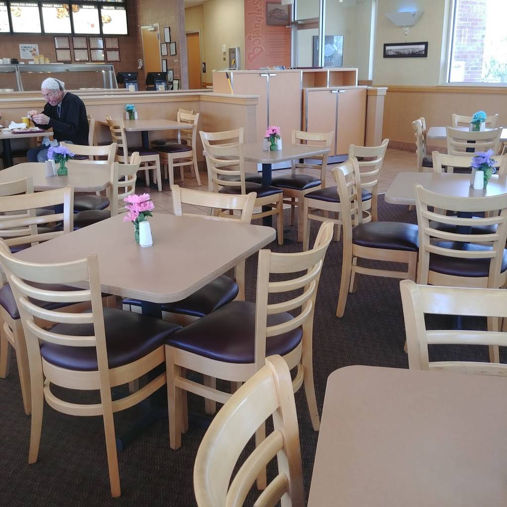 Bojangles Famous Chicken n Biscuits | restaurant | 3264 Victory Dr, Columbus, GA 31903, USA | 7628211264 OR +1 762-821-1264