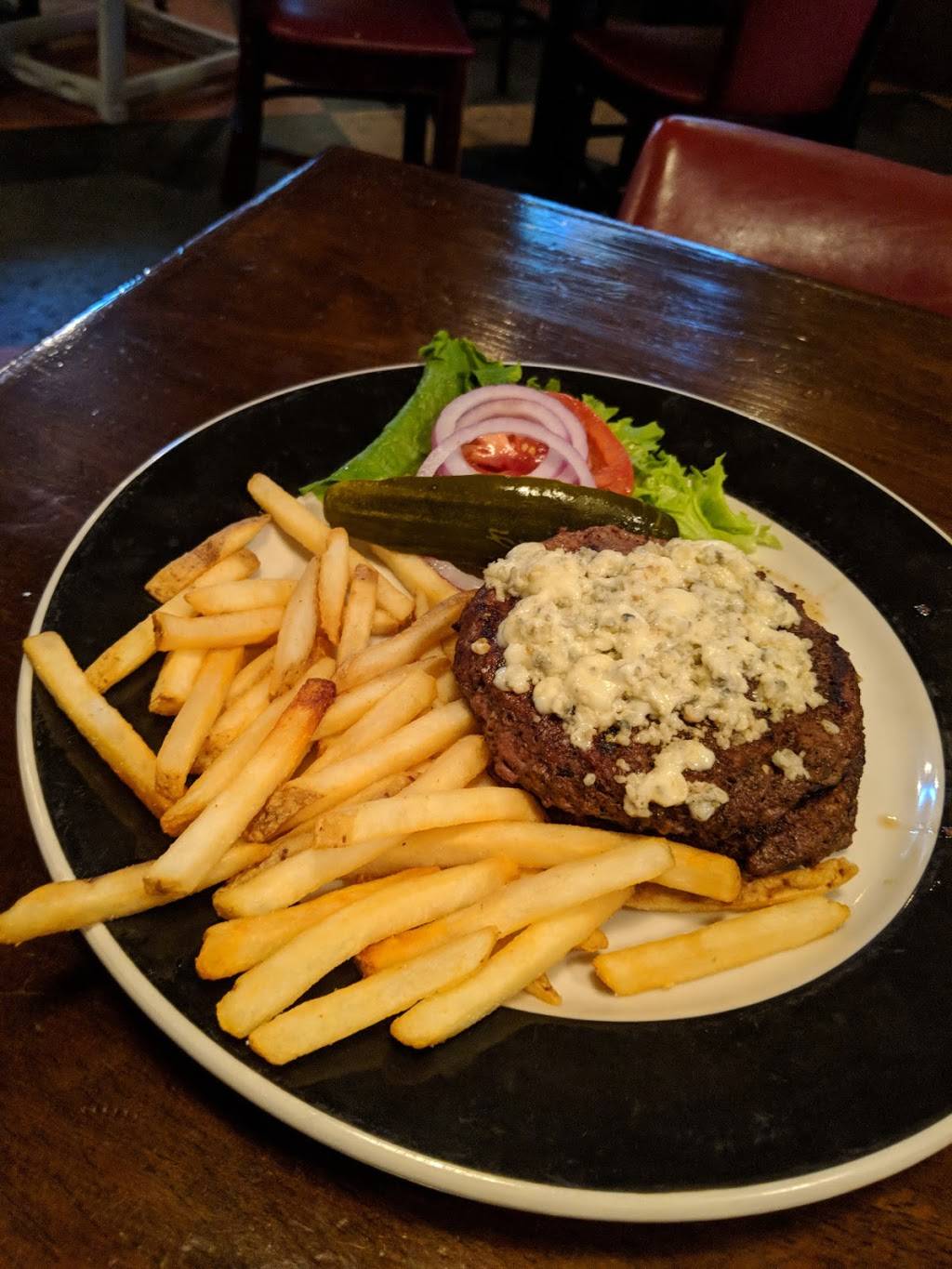 Stevie Tomatos Sports Page | restaurant | 9510 Marketplace Rd, Fort Myers, FL 33912, USA | 2399397211 OR +1 239-939-7211