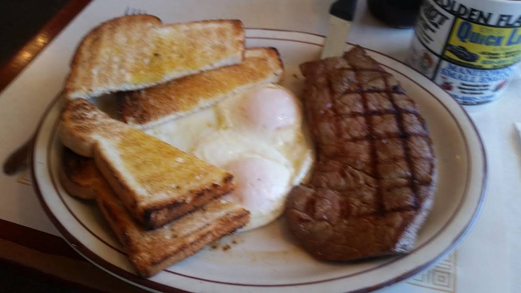 Golden Flame Family Restaurant | restaurant | 2604 Custer St, Manitowoc, WI 54220, USA | 9206820880 OR +1 920-682-0880