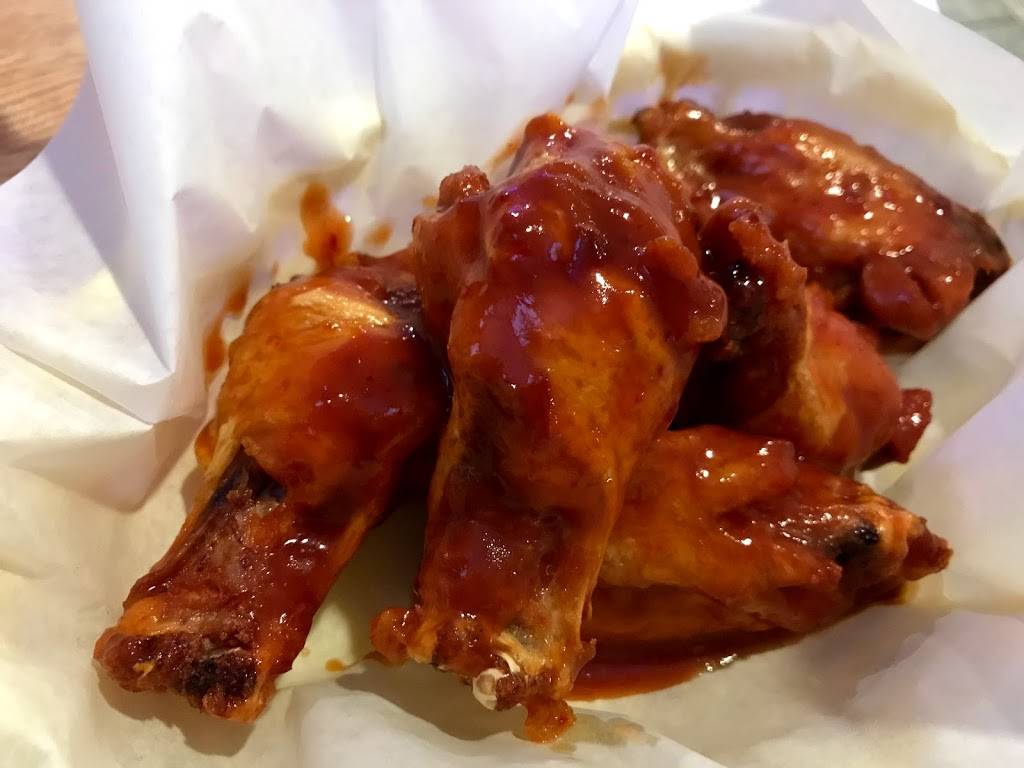 Guss Bar & BBQ, LLC | restaurant | 930 Middleway Pike, Inwood, WV 25428, USA | 3048850080 OR +1 304-885-0080