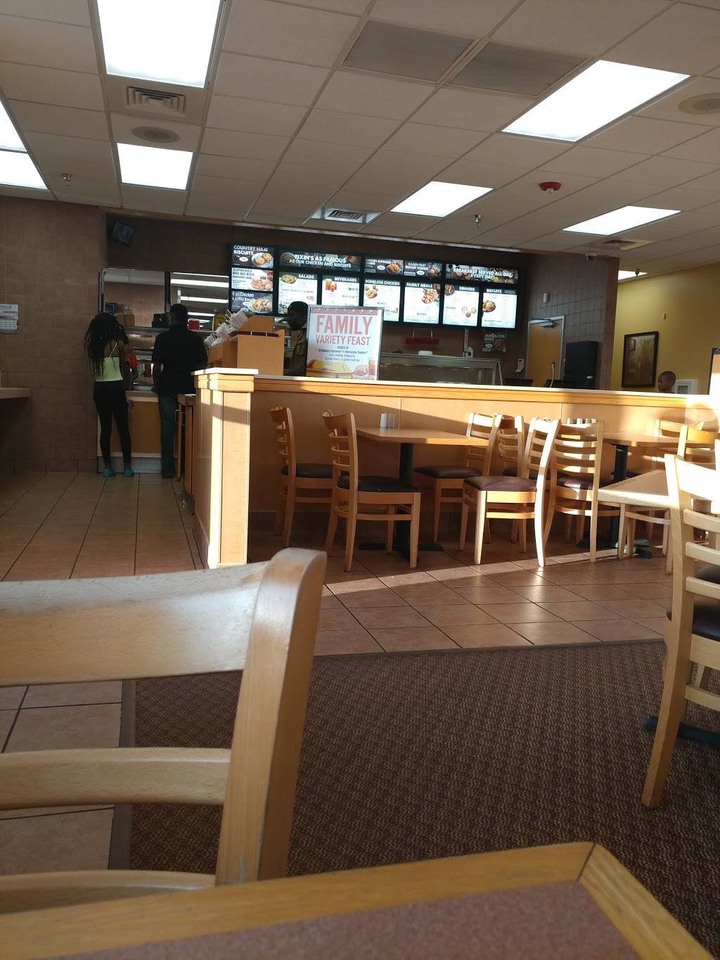 Bojangles Famous Chicken n Biscuits | restaurant | 976 Bells Hwy, Walterboro, SC 29488, USA | 8437823660 OR +1 843-782-3660