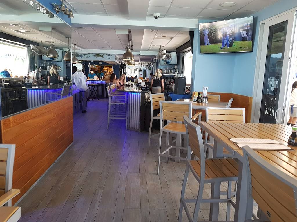 Beach Bar at Newport Pier | restaurant | 16501 Collins Ave, Sunny Isles Beach, FL 33160, USA | 3059571110 OR +1 305-957-1110