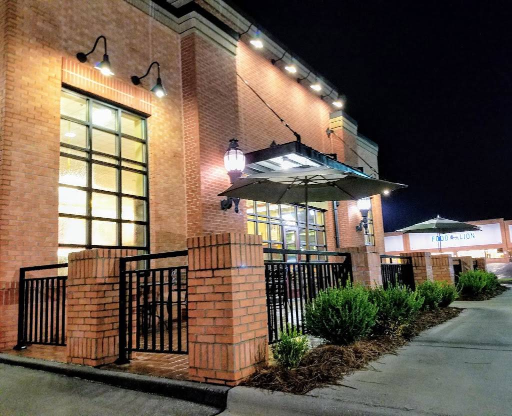 Smithfields Chicken N Bar-B-Q | restaurant | 1169 Eastern Ave, Nashville, NC 27856, USA | 2524590092 OR +1 252-459-0092