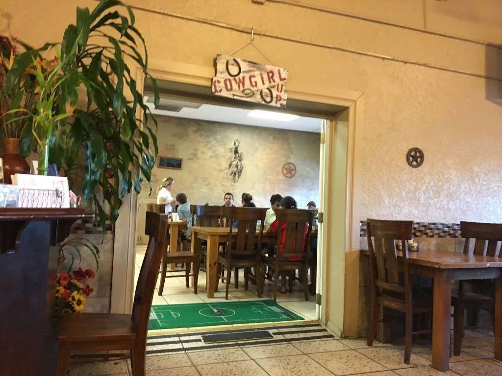 Suzey Belens | restaurant | 140 N 3rd Ave, Oakdale, CA 95361, USA | 2098482849 OR +1 209-848-2849