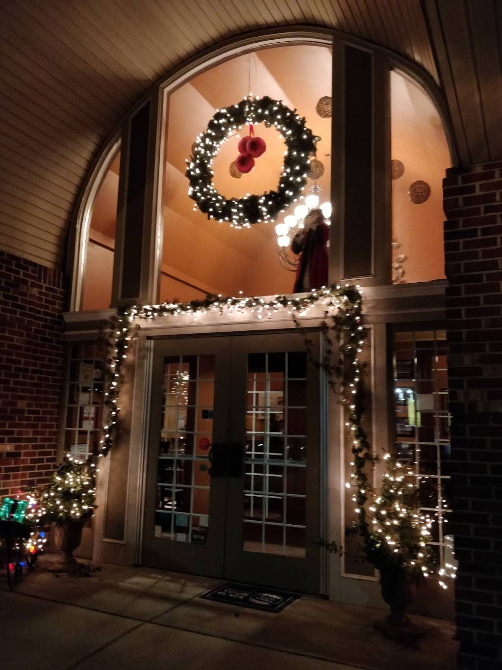 Tuckers | restaurant | 625 College Hwy, Southwick, MA 01077, USA | 4135690120 OR +1 413-569-0120