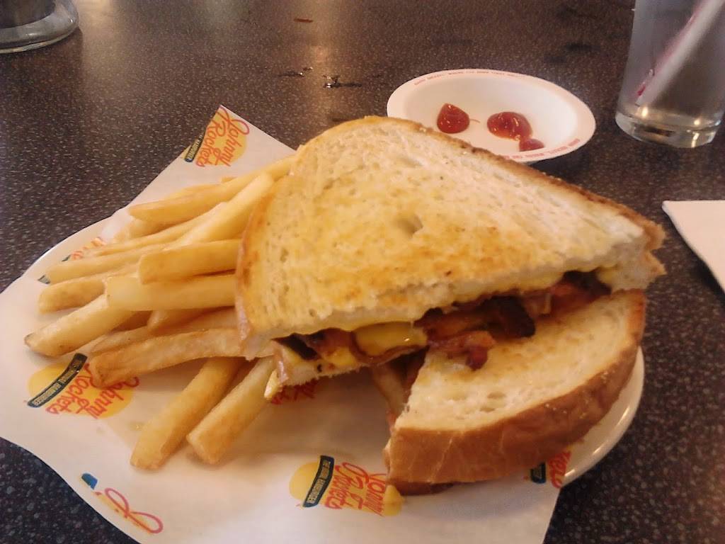 Johnny Rockets | restaurant | 1001 Fairgrounds Dr, Vallejo, CA 94589, USA | 7075565661 OR +1 707-556-5661