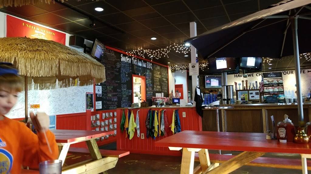 Smokin This and That BBQ | restaurant | 10020 Demia Way, Florence, KY 41042, USA | 8598170492 OR +1 859-817-0492