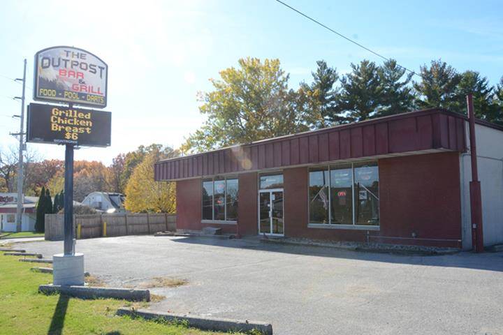 The Outpost Bar & Grill | night club | 2505 Mt Pleasant St, Burlington, IA 52601, USA | 3192092088 OR +1 319-209-2088