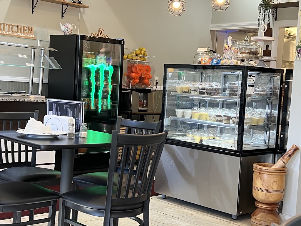 Delícias da Nossa Terra Restaurant | restaurant | 9 Sterling St, Clinton, MA 01510, USA | 9787334570 OR +1 978-733-4570