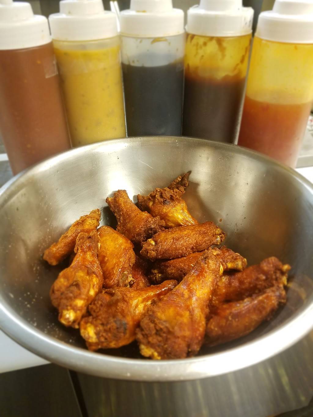 Paradise Pizza | meal delivery | 714 Main St, Oakville, CT 06779, USA | 8602746654 OR +1 860-274-6654