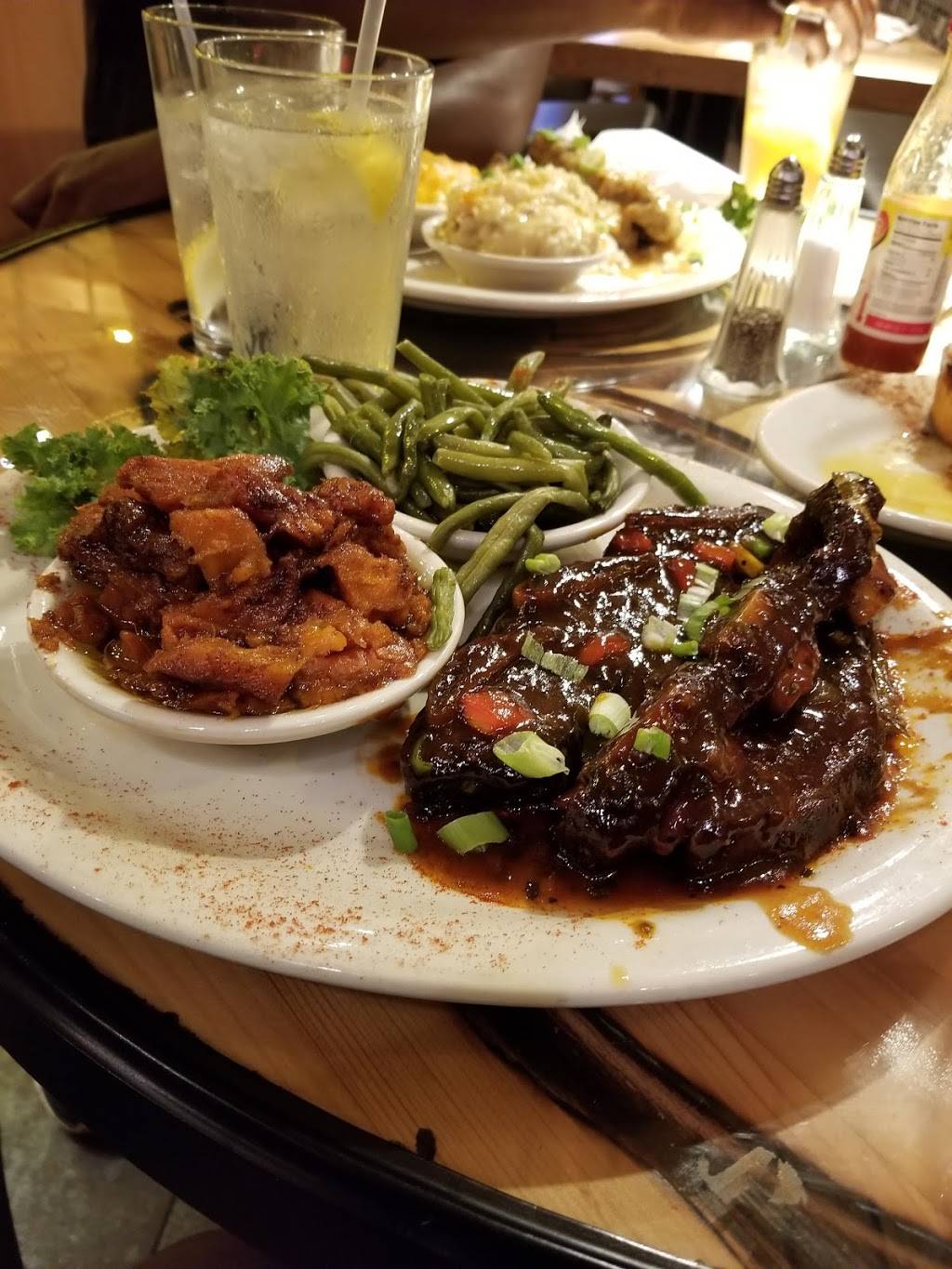 The Carolina Kitchen | restaurant | 2350 Washington Pl NE, Washington, DC 20018, USA | 2027331216 OR +1 202-733-1216