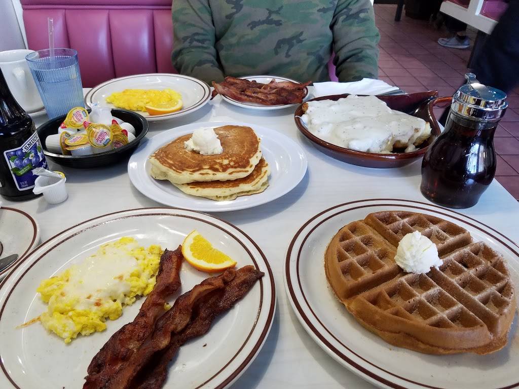 Blue Skillet | restaurant | 5000 E Bonanza Rd, Las Vegas, NV 89110, USA | 7024535555 OR +1 702-453-5555