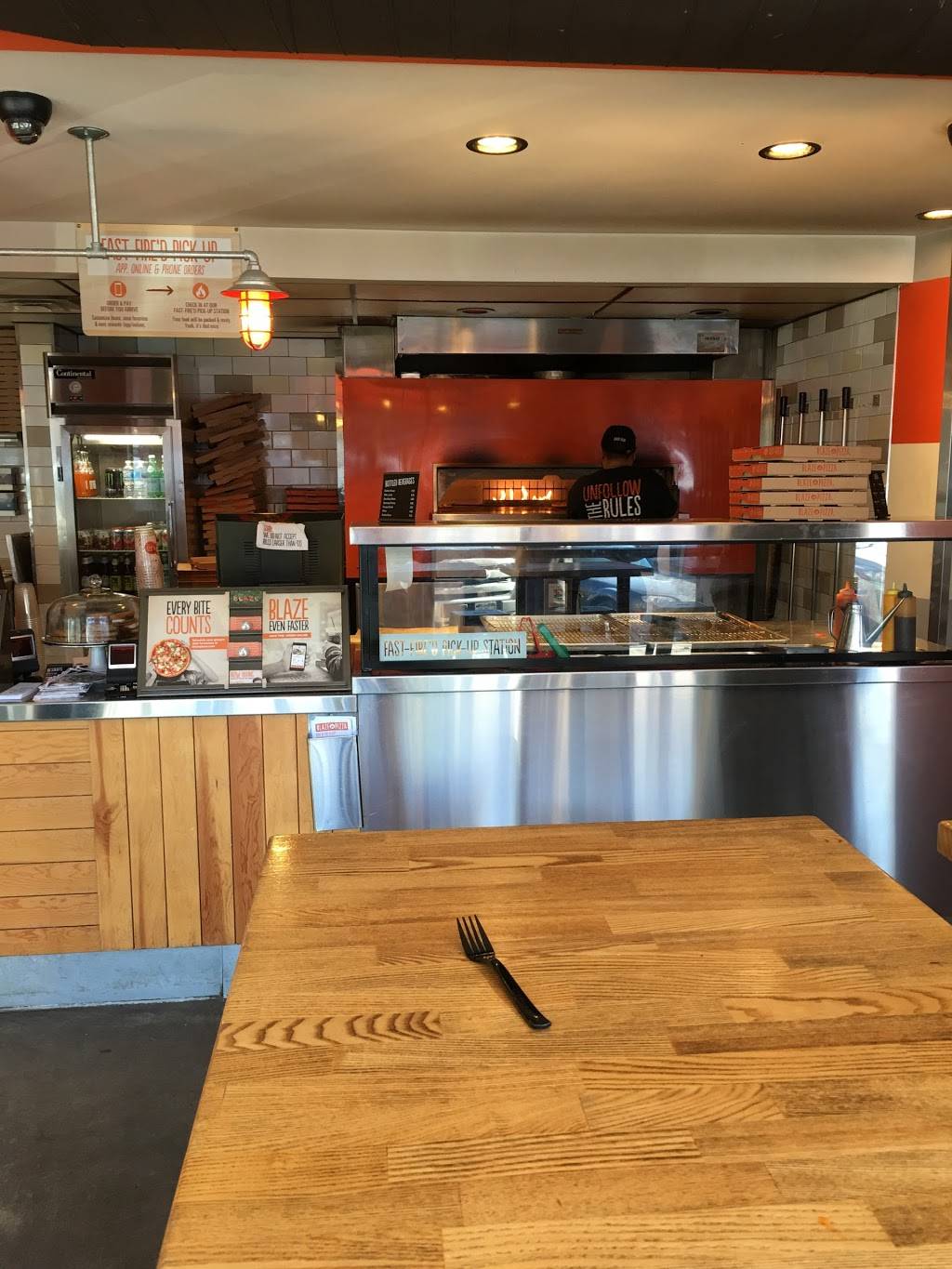 Blaze Pizza | meal takeaway | 1737 Sherman Ave, Evanston, IL 60201, USA | 8472649263 OR +1 847-264-9263