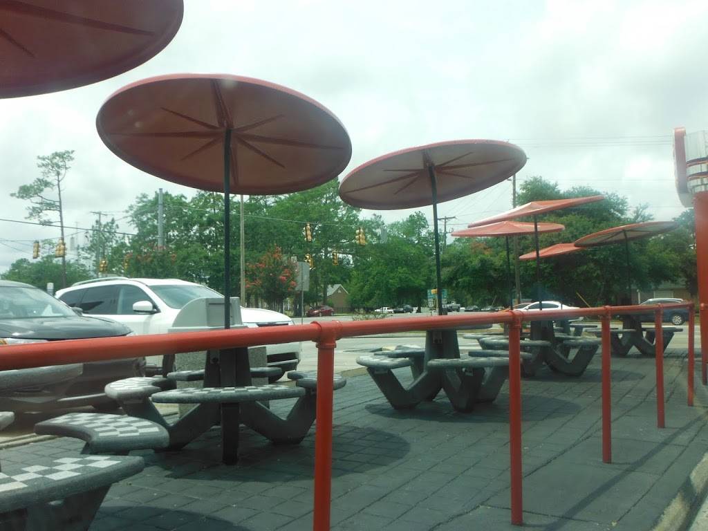 Checkers | restaurant | 601 N Main St, Summerville, SC 29483, USA | 8436951436 OR +1 843-695-1436