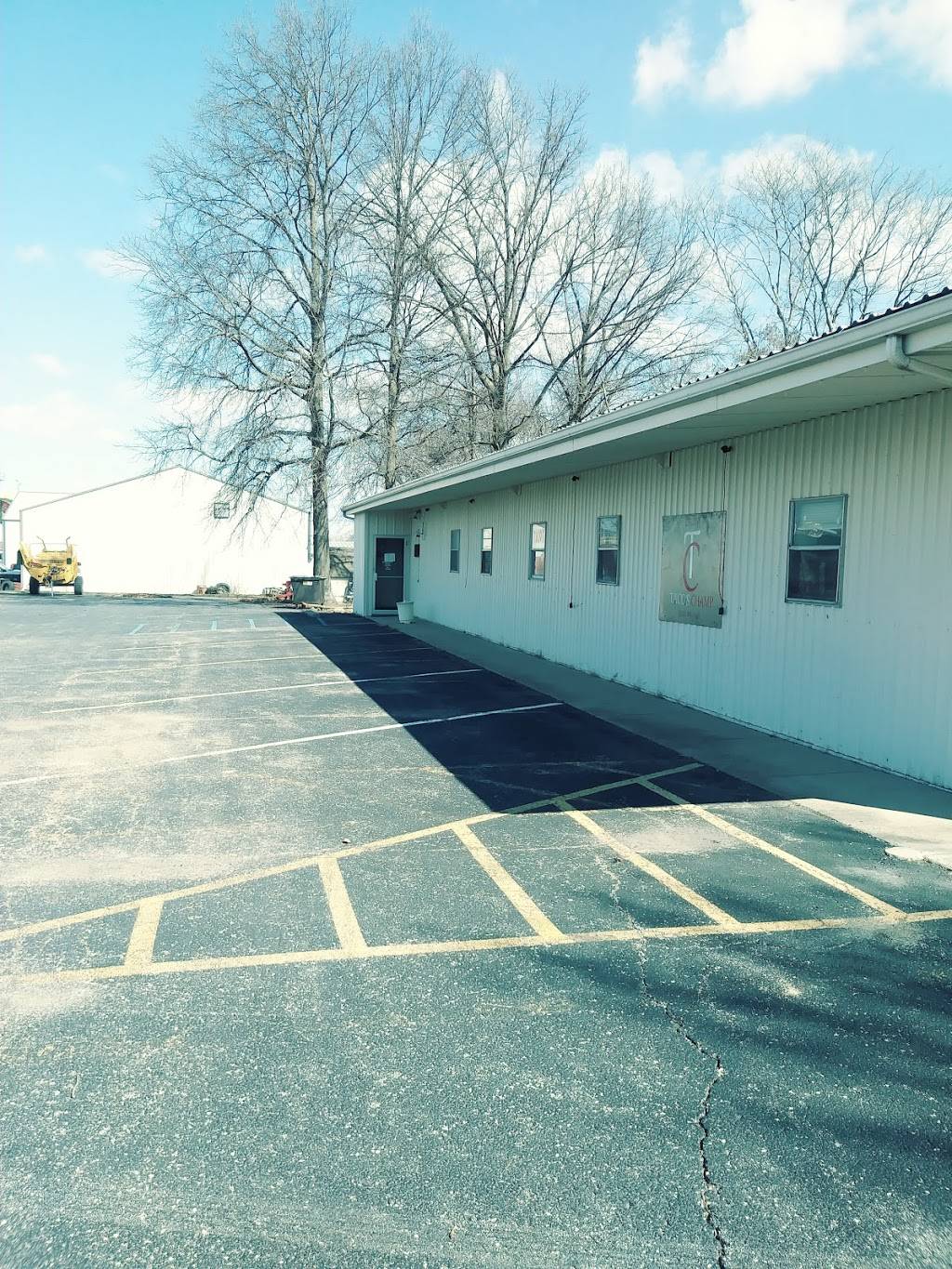 Panaderia & Pupuseria Candelaria de la Frontera | restaurant | 632 N Miami Ave, Marshall, MO 65340, USA | 6608154557 OR +1 660-815-4557