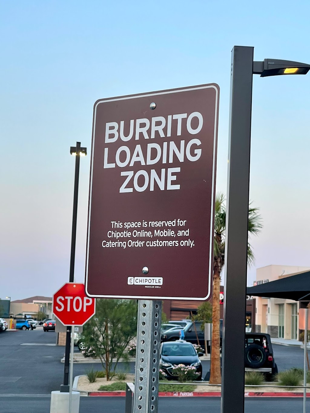 Chipotle Mexican Grill | restaurant | 3588 St Rose Pkwy, Henderson, NV 89052, USA | 7026289820 OR +1 702-628-9820