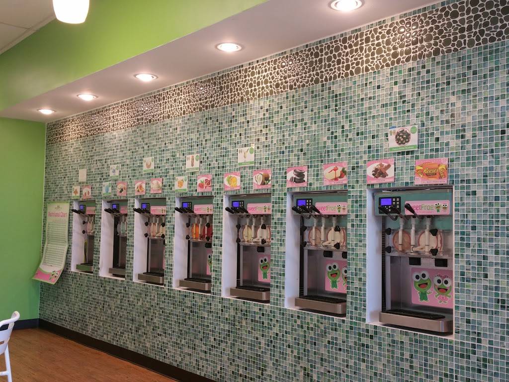 SweetFrog Premium Frozen Yogurt | restaurant | 2416 Baxter Ave, Crescent Springs, KY 41017, USA | 8593411310 OR +1 859-341-1310