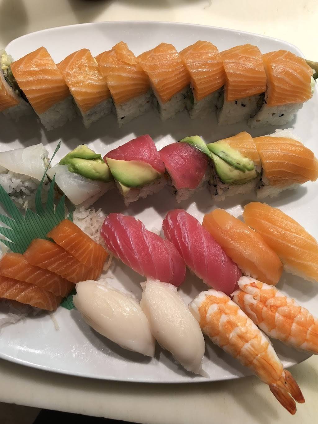 Mika Sushi | restaurant | 575 River Glen Blvd, Oakville, ON L6H 6X6, Canada | 9052571288 OR +1 905-257-1288