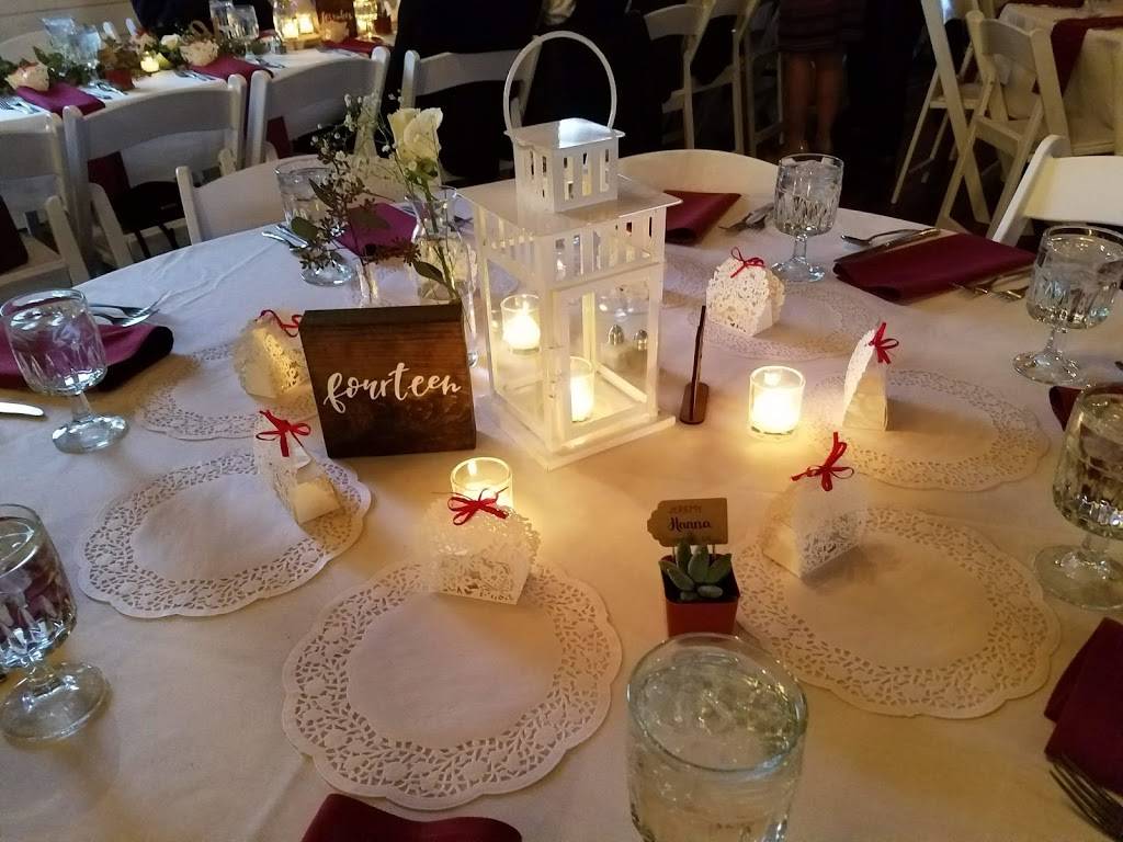 The Holly Vault | restaurant | 202 S Saginaw St, Holly, MI 48442, USA | 2487198332 OR +1 248-719-8332