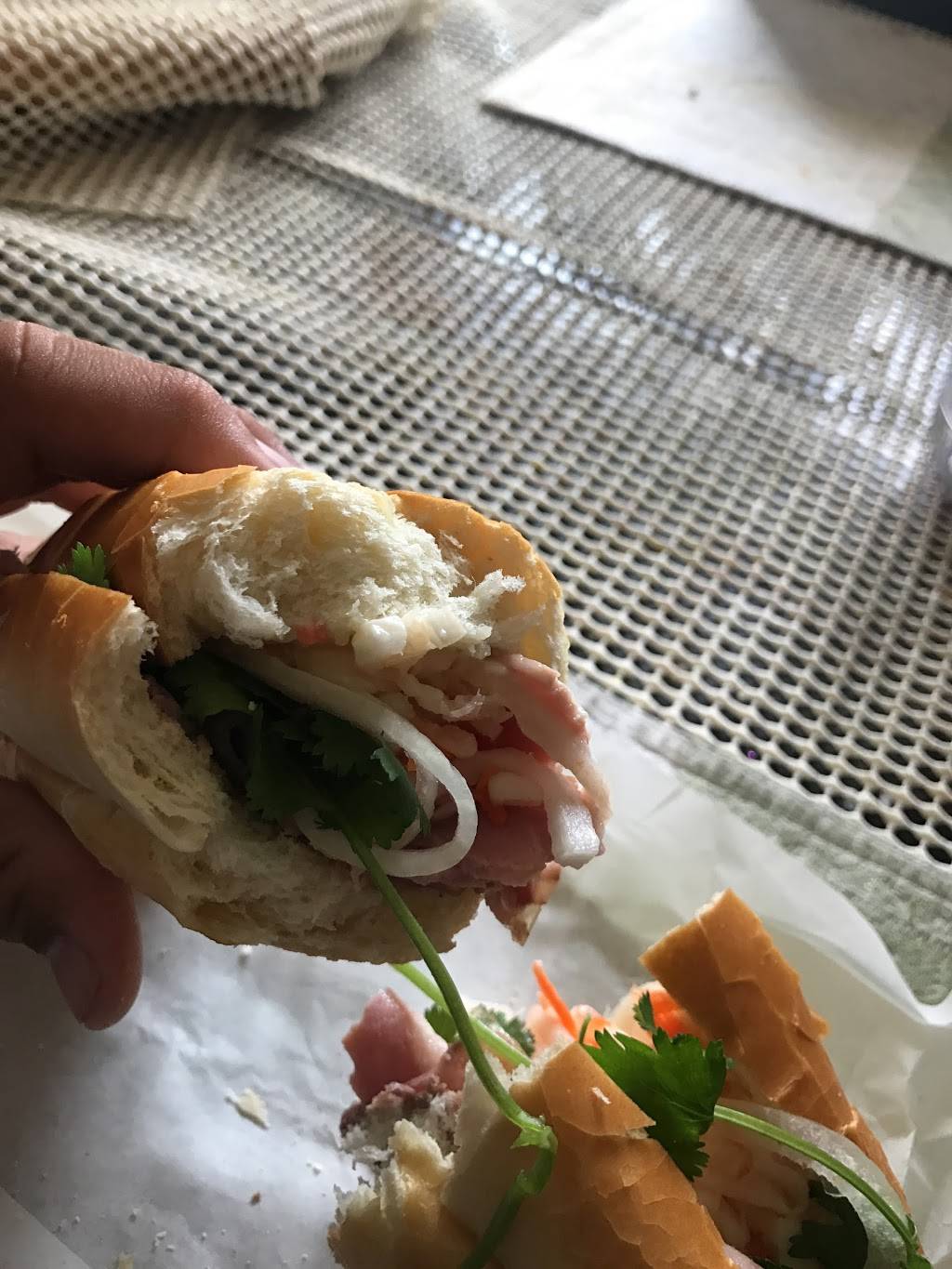 Huong Lan Sandwiches | meal takeaway | 1311 E Hammer Ln, Stockton, CA 95210, USA | 2094731111 OR +1 209-473-1111